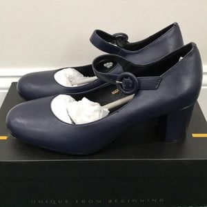 Navy Mary Jane Pumps Chunky Heel Brand NEW